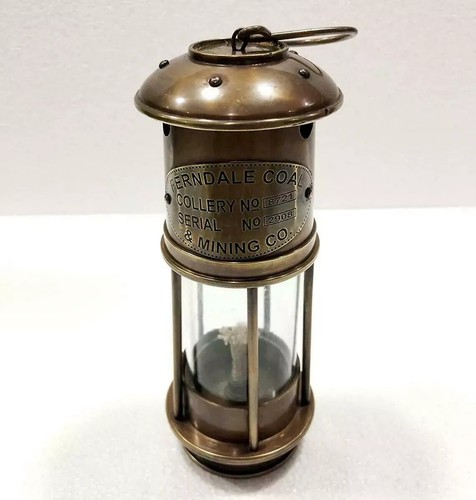 Ancienne lampe pétrole - ancienne, à